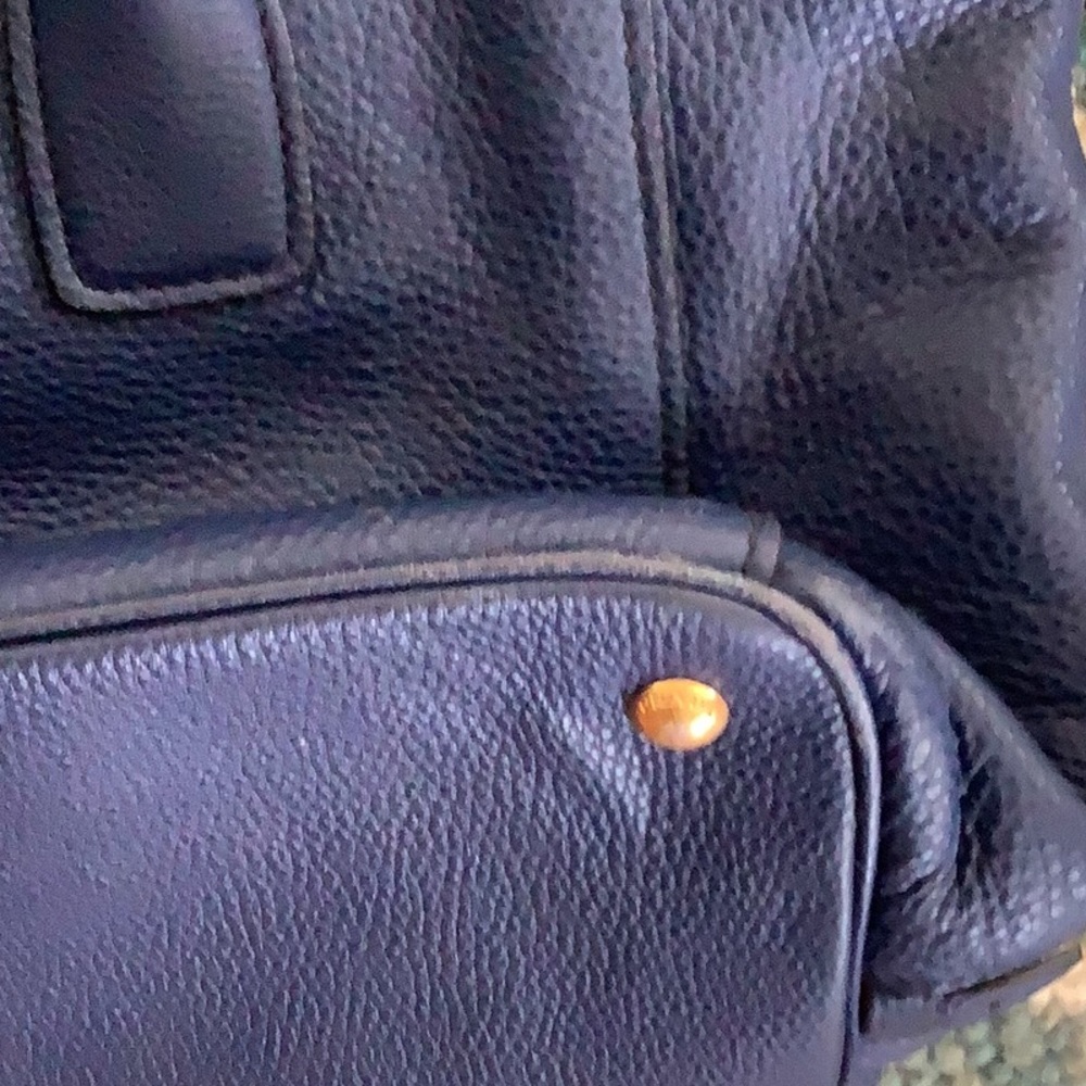 Prada Vitelli Daino leather bag with side zippers - Picture 8 of 10